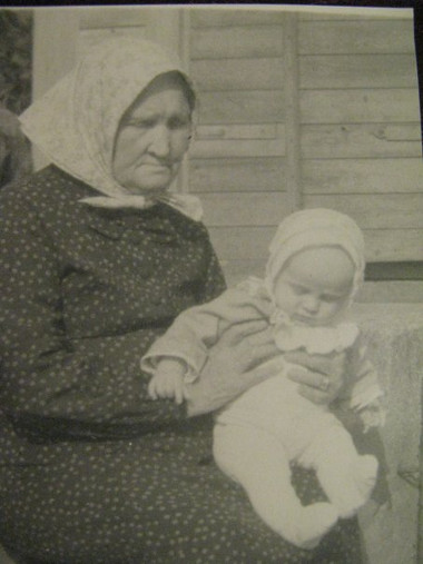 https://www.heikki-valisuo.fi/kuva/templates/xml/english/Hermolan+mamma.jpg